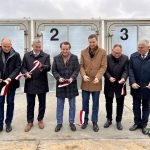 od lewej: starosta powiatu rawickiego Adam Sperzyński, dyrektor RGD Dłoń, dr inż. Witold Skrzypczak, rektor UP Poznań, JM prof. dr hab. Krzysztof Szuszkiewicz, pełnomocnik ds. Zakładów Doświadczalnych UP Poznań, prof. dr hab. Krzysztof Adamowicz, prezes zarządu Naturalna Energia.plus Adam Orzech mikrobiogazownia Dłoń